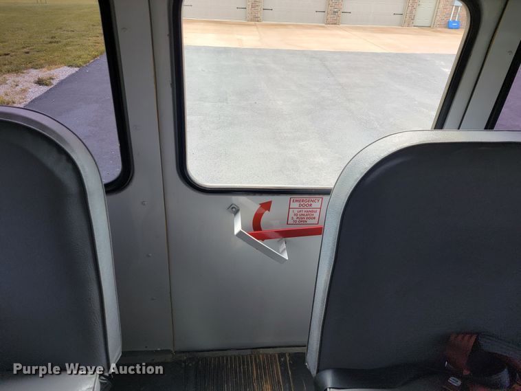 image for item JL9442 1995 Chevrolet G30  school bus