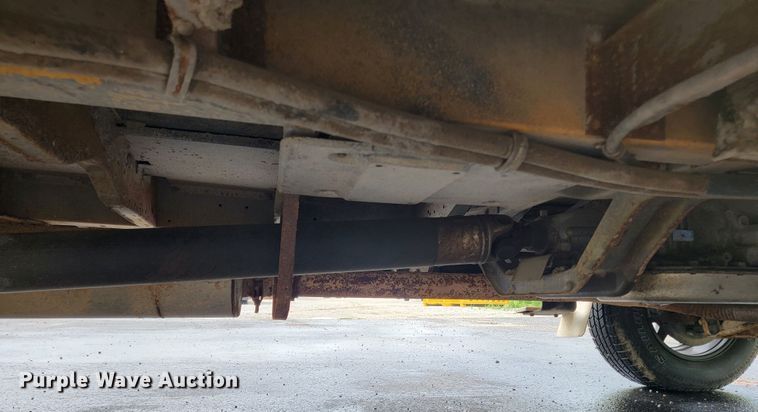 image for item JL9442 1995 Chevrolet G30  school bus