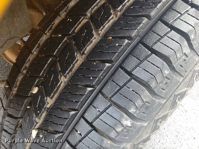 image for item JL9442 1995 Chevrolet G30  school bus