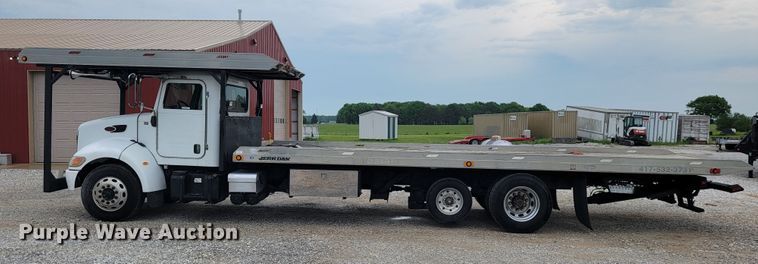 image for item JL9443 2007 Peterbilt 335  rollback truck