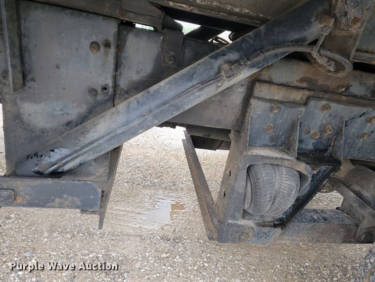 image for item JL9443 2007 Peterbilt 335  rollback truck