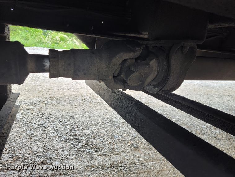 image for item JL9443 2007 Peterbilt 335  rollback truck