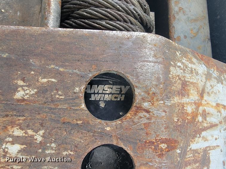 image for item JL9443 2007 Peterbilt 335  rollback truck