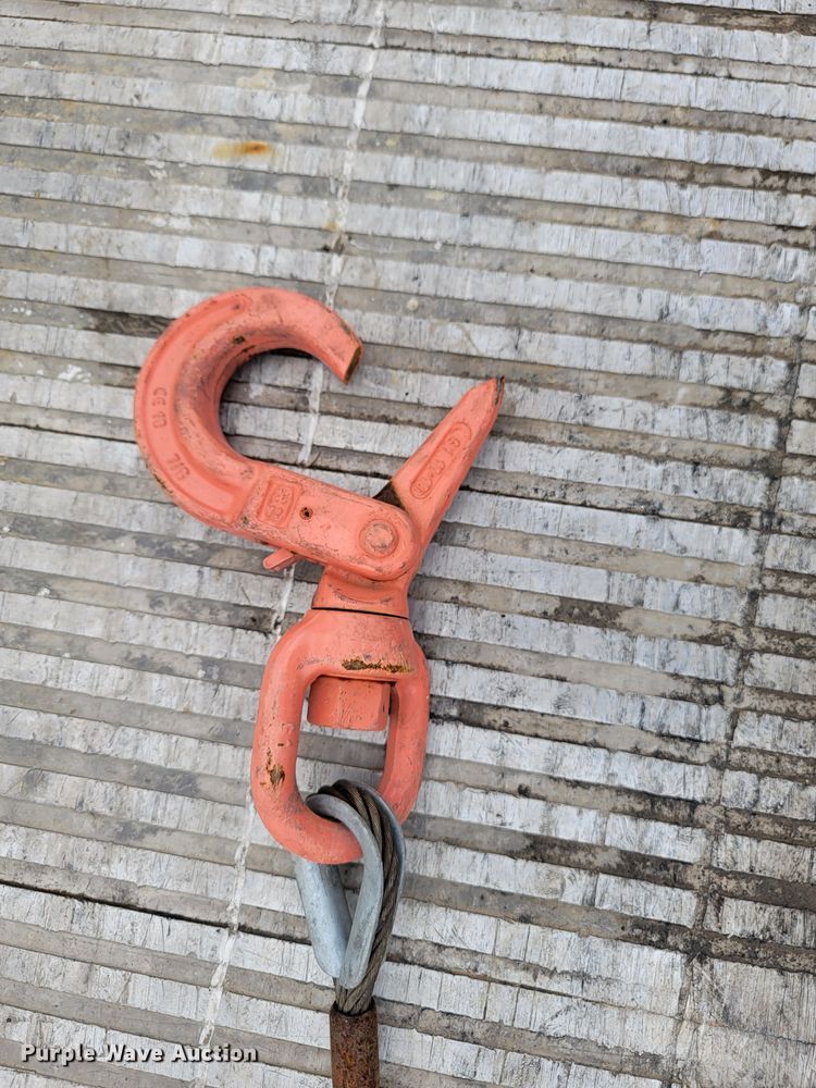 image for item JL9443 2007 Peterbilt 335  rollback truck