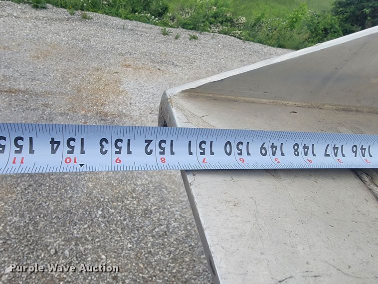 image for item JL9443 2007 Peterbilt 335  rollback truck