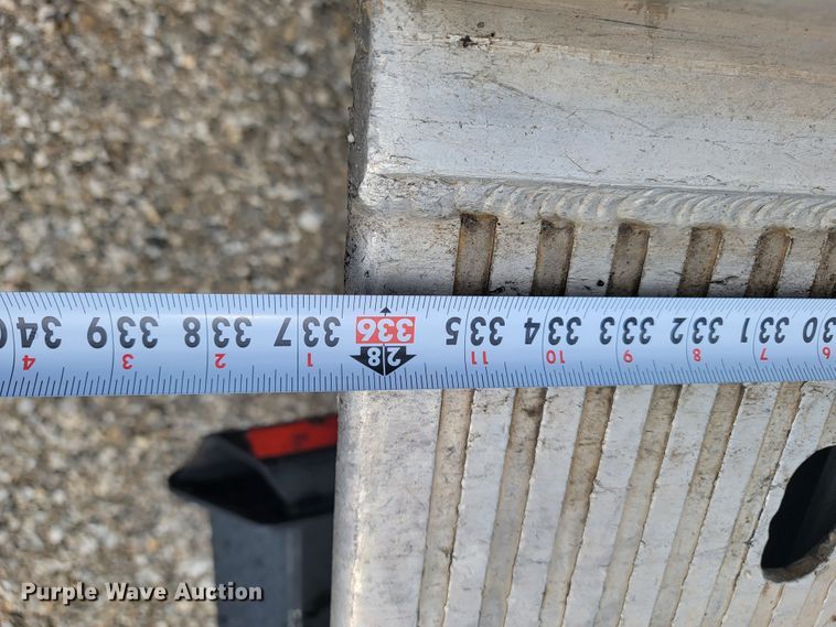 image for item JL9443 2007 Peterbilt 335  rollback truck