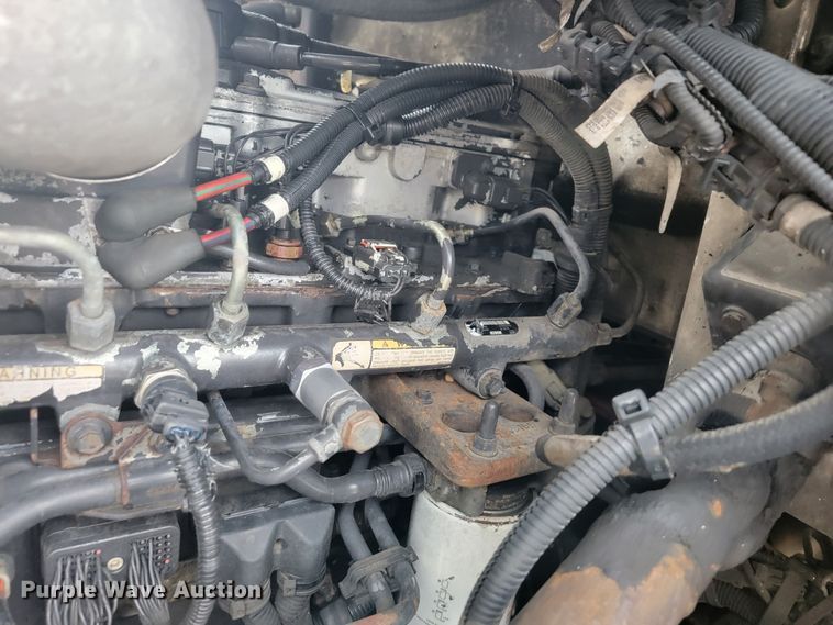 image for item JL9443 2007 Peterbilt 335  rollback truck