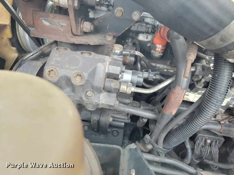 image for item JL9443 2007 Peterbilt 335  rollback truck