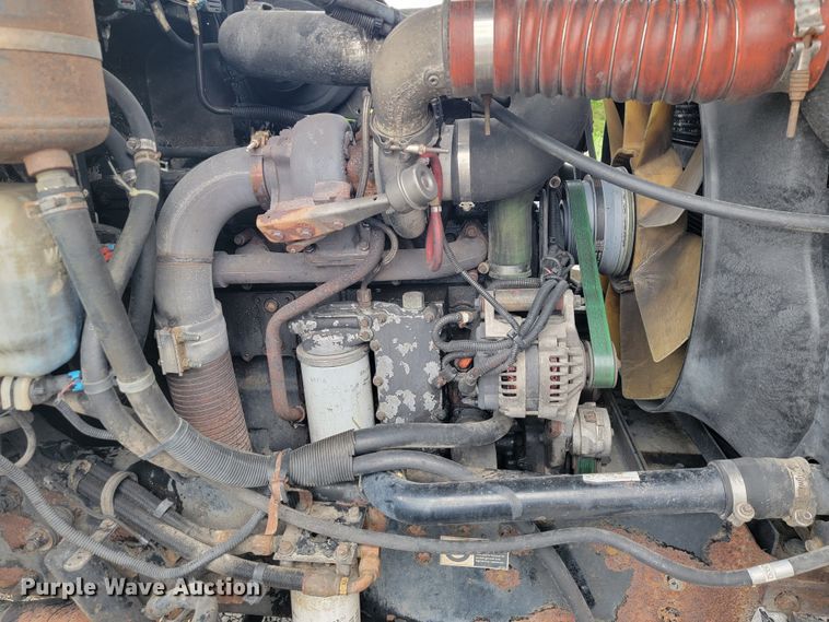 image for item JL9443 2007 Peterbilt 335  rollback truck