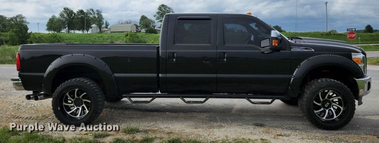 image for item JM9033 2015 Ford F250 Super Duty Lariat  Crew Cab pickup truck