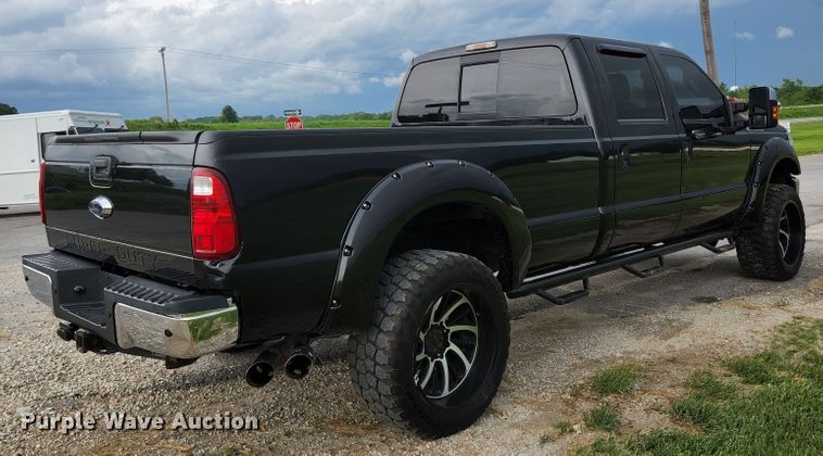 image for item JM9033 2015 Ford F250 Super Duty Lariat  Crew Cab pickup truck