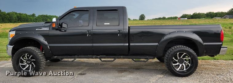 image for item JM9033 2015 Ford F250 Super Duty Lariat  Crew Cab pickup truck