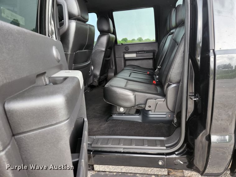 image for item JM9033 2015 Ford F250 Super Duty Lariat  Crew Cab pickup truck