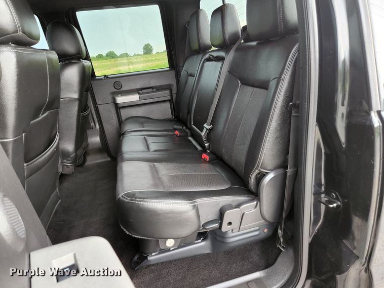 image for item JM9033 2015 Ford F250 Super Duty Lariat  Crew Cab pickup truck