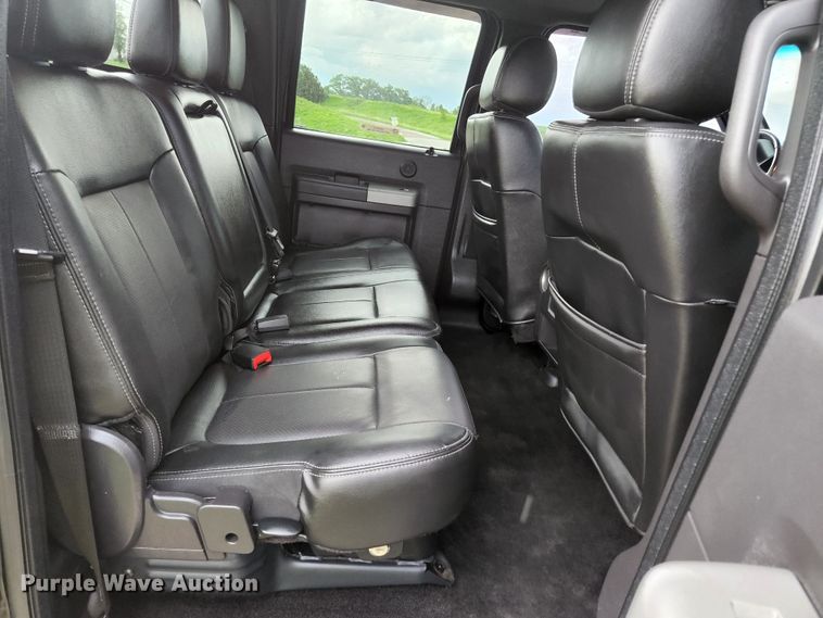 image for item JM9033 2015 Ford F250 Super Duty Lariat  Crew Cab pickup truck