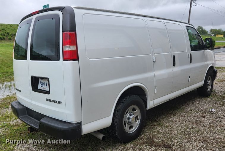 image for item JM9075 2006  Chevrolet Express 1500  van