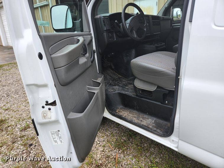 image for item JM9075 2006  Chevrolet Express 1500  van