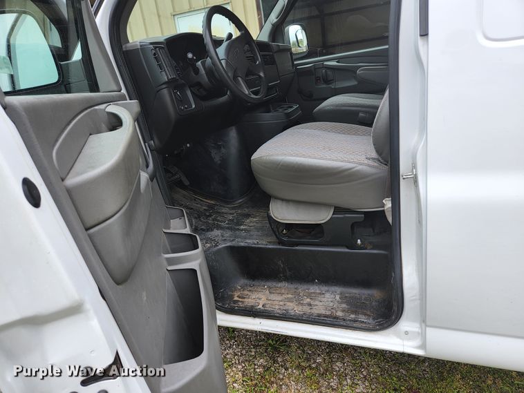 image for item JM9075 2006  Chevrolet Express 1500  van