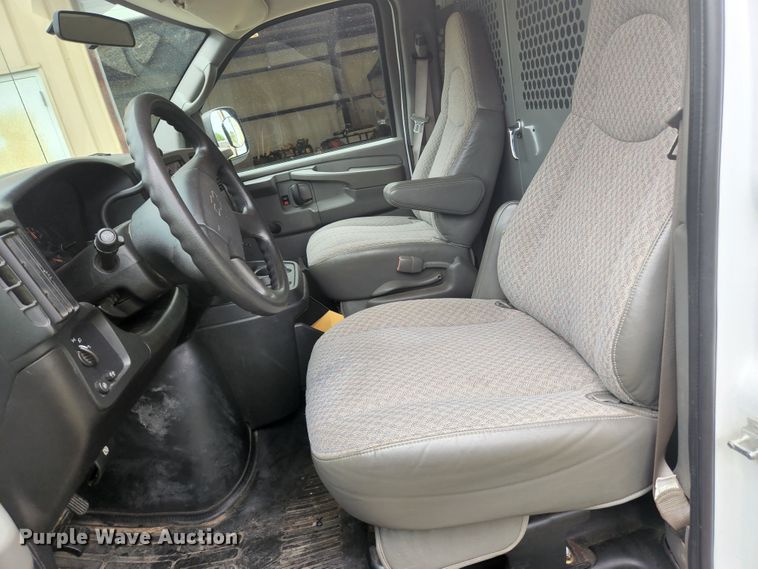 image for item JM9075 2006  Chevrolet Express 1500  van