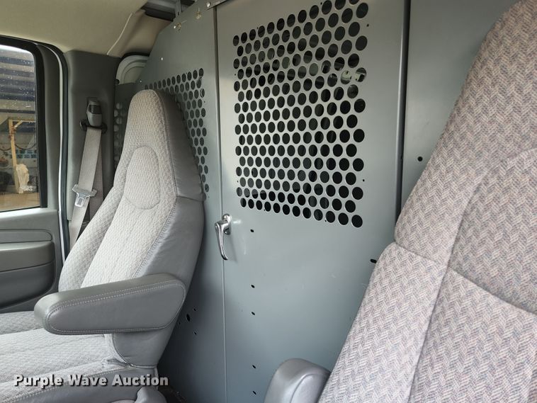 image for item JM9075 2006  Chevrolet Express 1500  van