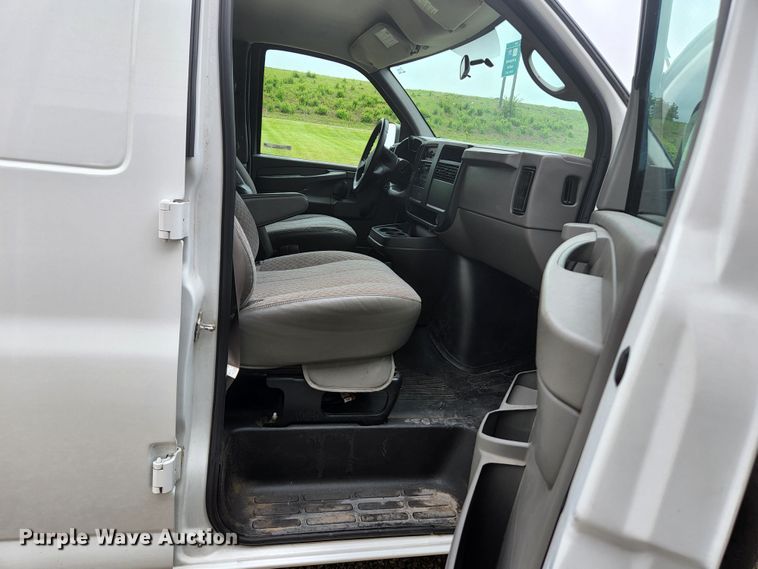 image for item JM9075 2006  Chevrolet Express 1500  van