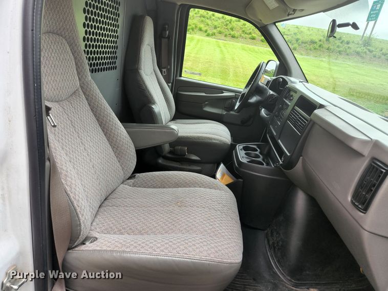 image for item JM9075 2006  Chevrolet Express 1500  van