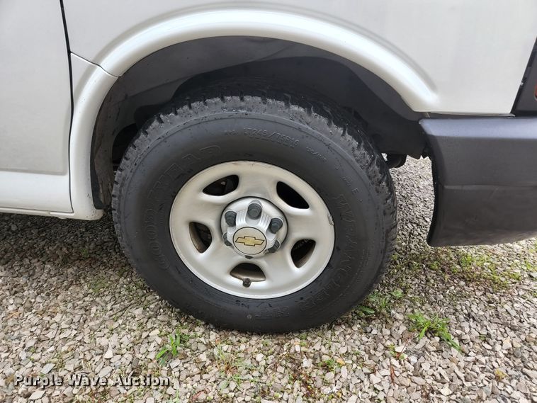 image for item JM9075 2006  Chevrolet Express 1500  van