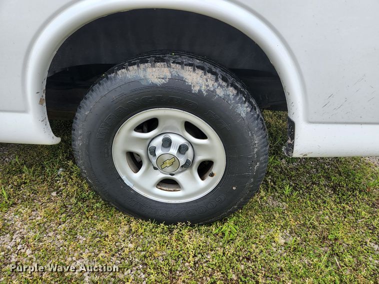 image for item JM9075 2006  Chevrolet Express 1500  van