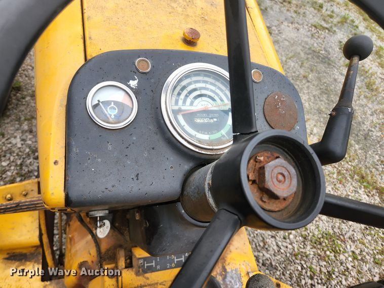 image for item JM9076 1975 John Deere 300  tractor