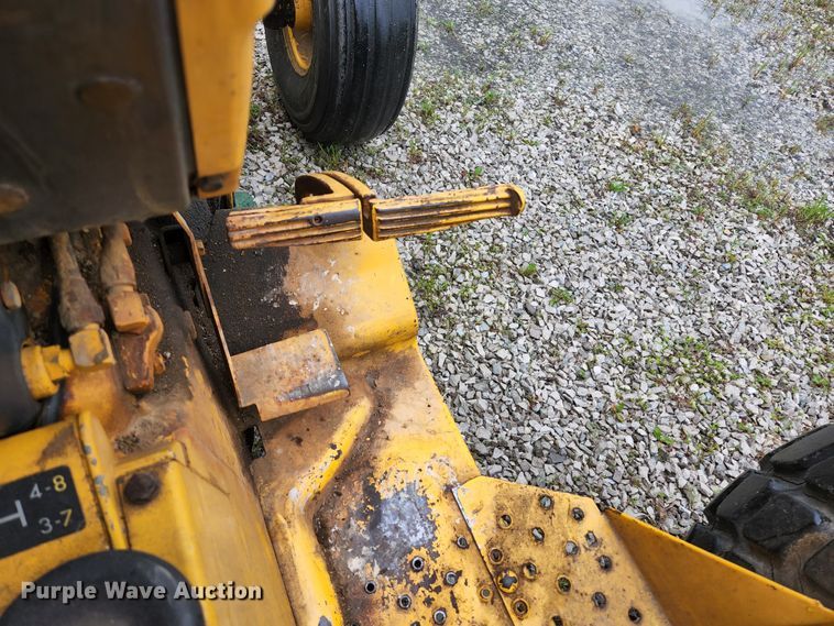 image for item JM9076 1975 John Deere 300  tractor