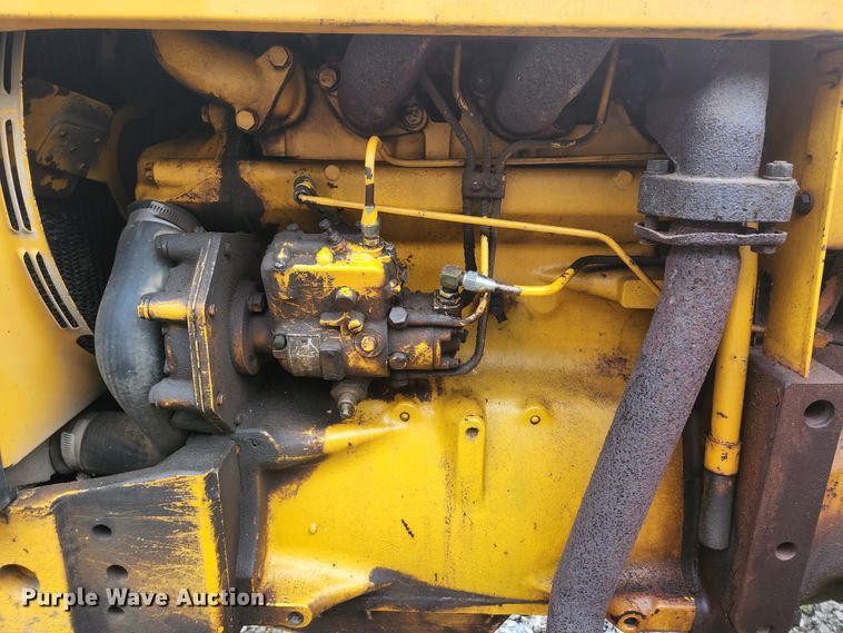 image for item JM9076 1975 John Deere 300  tractor