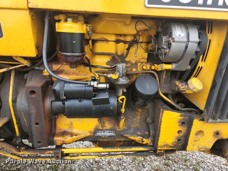 image for item JM9076 1975 John Deere 300  tractor