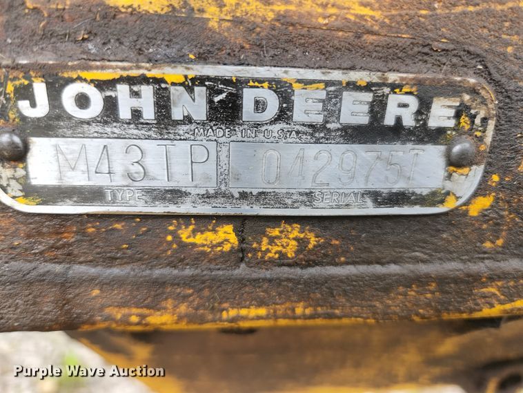 image for item JM9076 1975 John Deere 300  tractor