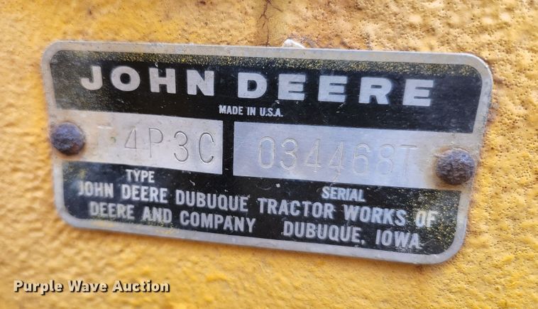 image for item JM9076 1975 John Deere 300  tractor