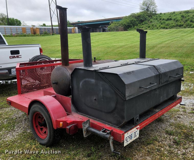image for item JM9080 Smoker trailer