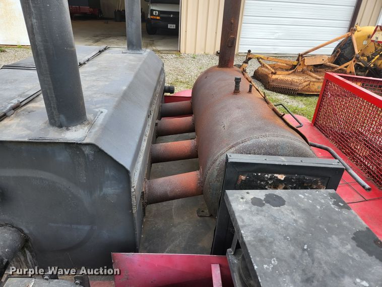 image for item JM9080 Smoker trailer