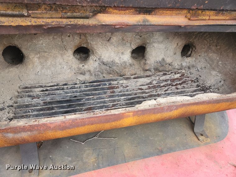 image for item JM9080 Smoker trailer