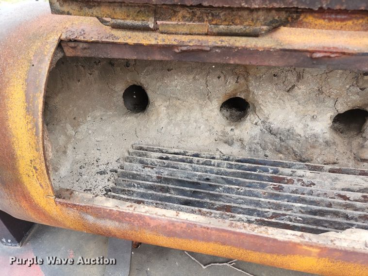 image for item JM9080 Smoker trailer