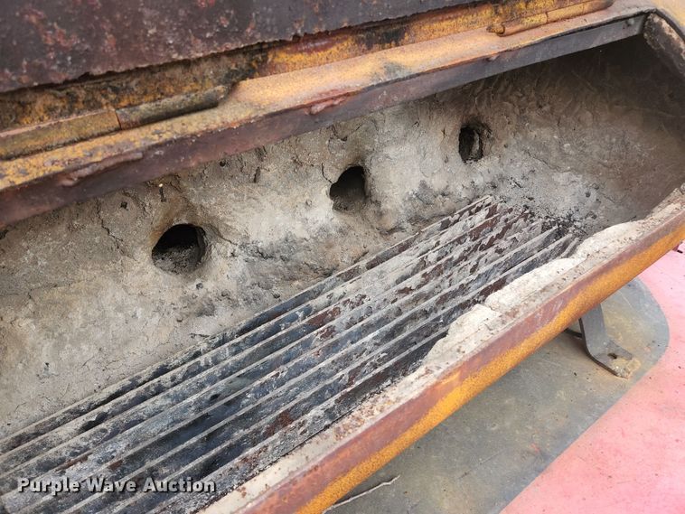 image for item JM9080 Smoker trailer