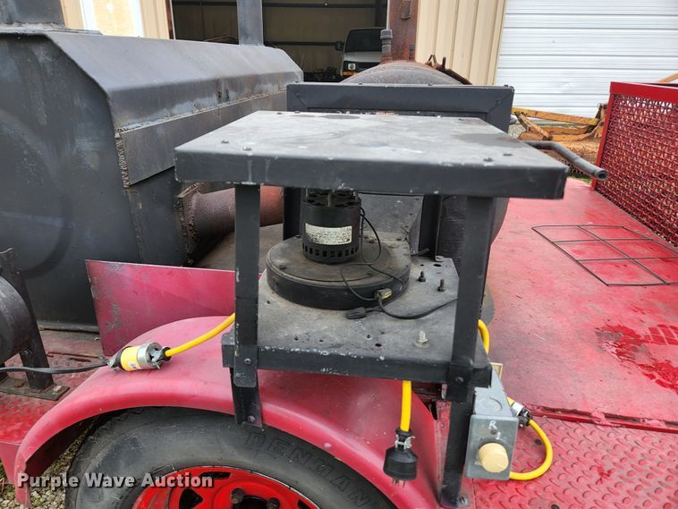 image for item JM9080 Smoker trailer