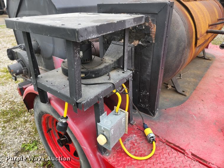 image for item JM9080 Smoker trailer