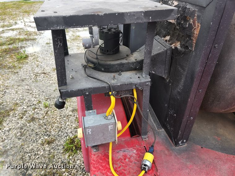 image for item JM9080 Smoker trailer