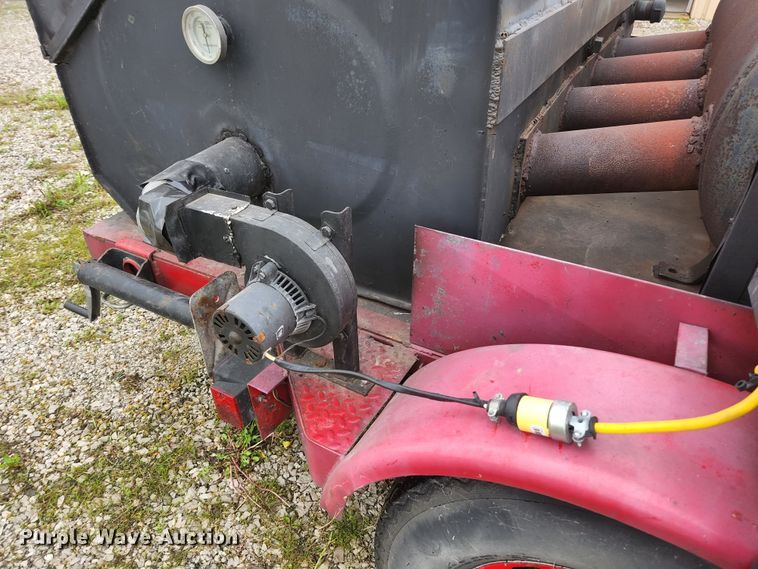 image for item JM9080 Smoker trailer