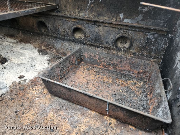 image for item JM9080 Smoker trailer