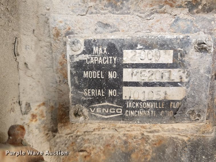 image for item JM9085 1990 Ford F600  flatbed truck