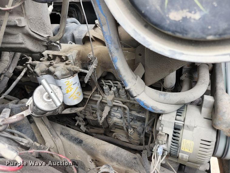 image for item JM9085 1990 Ford F600  flatbed truck