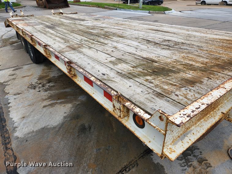 image for item JM9091 2004 Brooks Brothers  equipment trailer