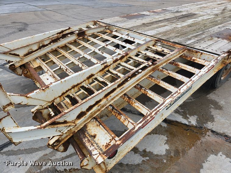 image for item JM9091 2004 Brooks Brothers  equipment trailer