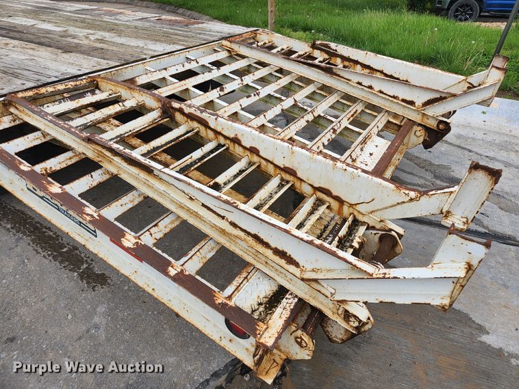 image for item JM9091 2004 Brooks Brothers  equipment trailer