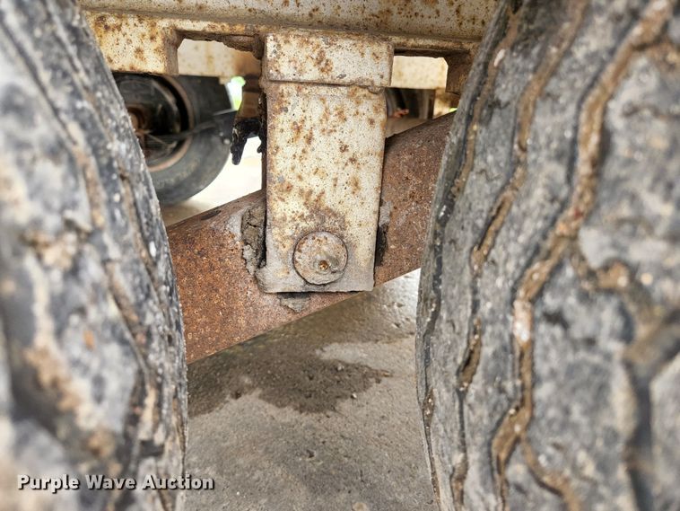 image for item JM9091 2004 Brooks Brothers  equipment trailer